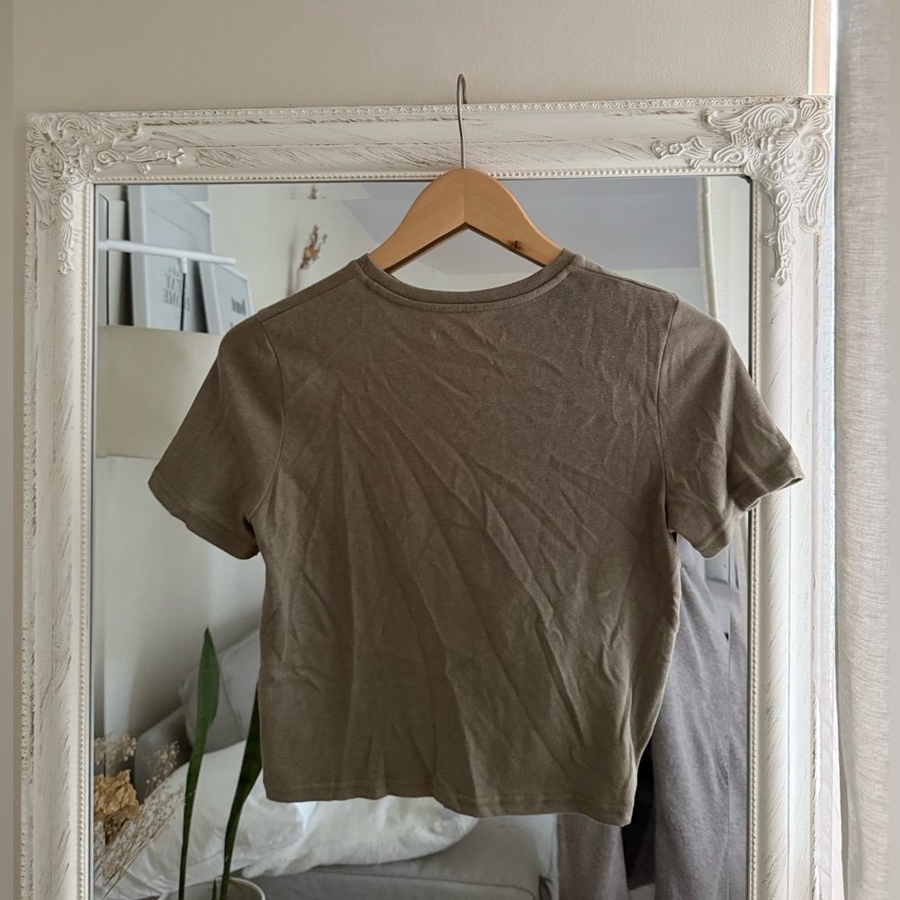 Oak + Fort Olive Green Minimal Scrunch Twist T-Shirt - Picture 4 of 4
